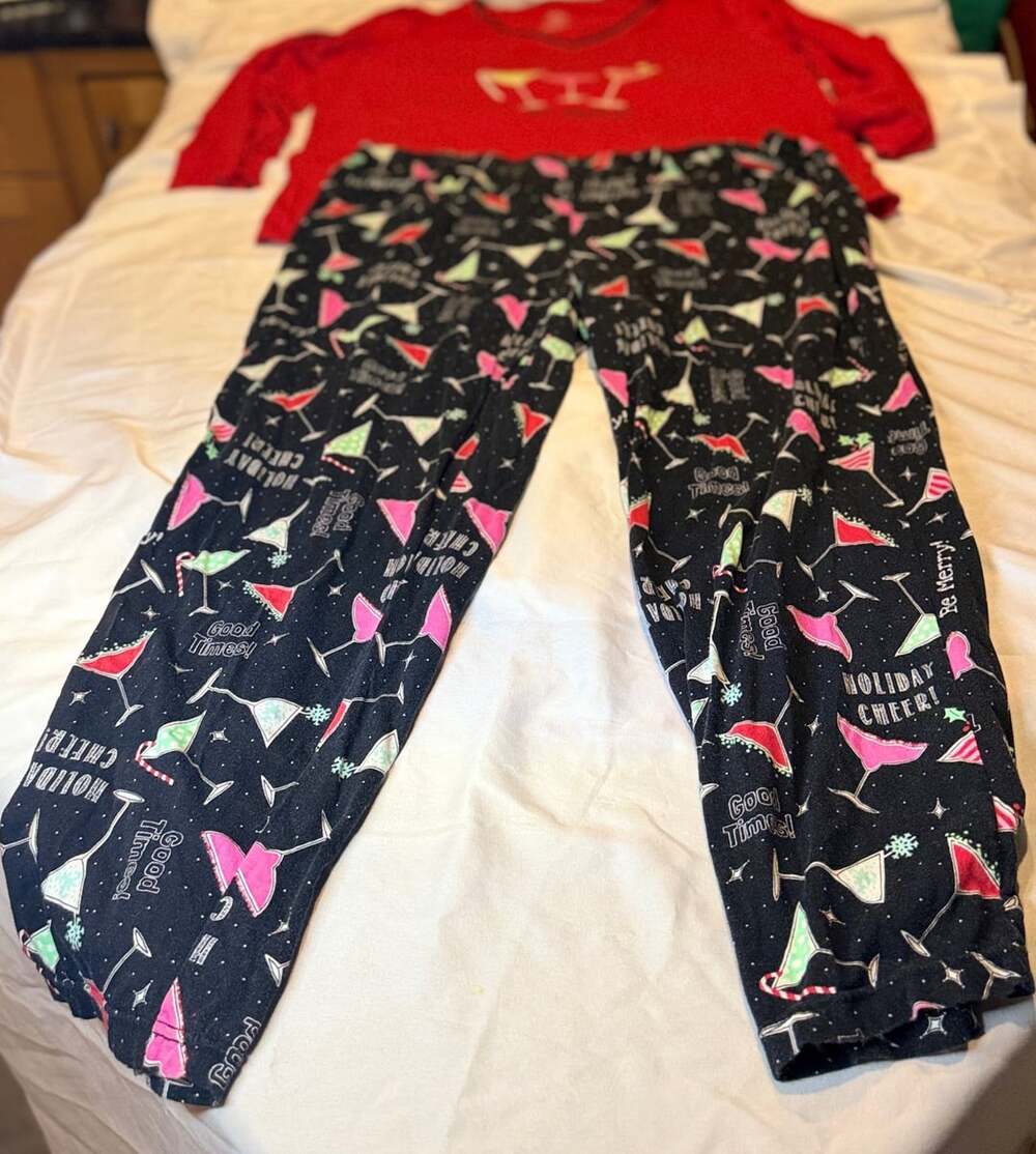Secret Treasures Pajama Set Size 2X/2XG Holiday Drink Cocktail Print